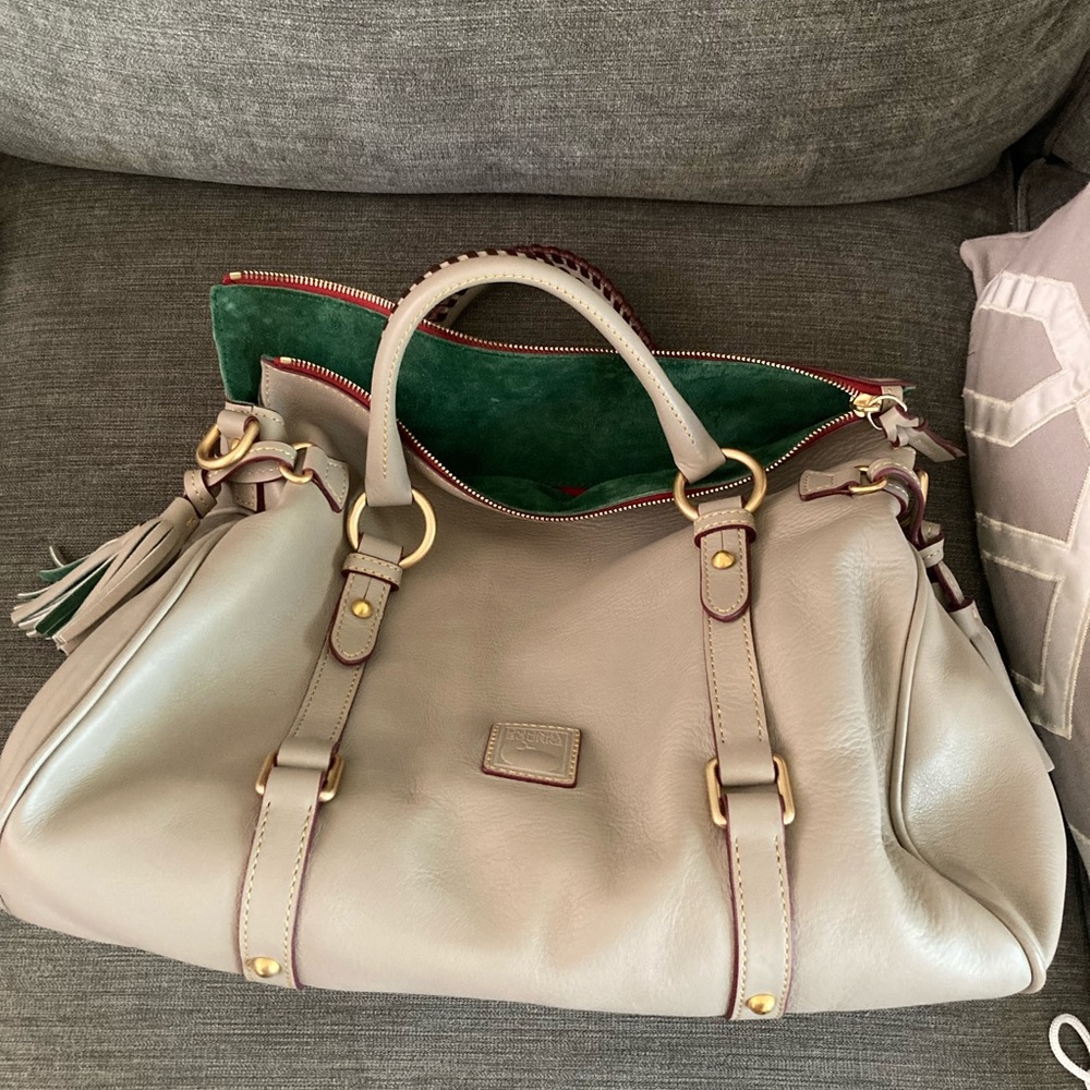 Beautiful handbag 👜 Dooney Bourke